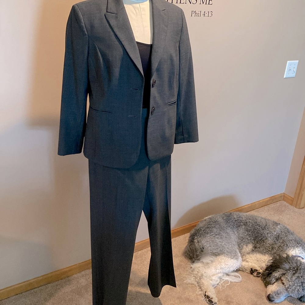 Jones New York suit 12p charcoal grey